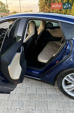 Ліфтбек Tesla Model S 2015 в 