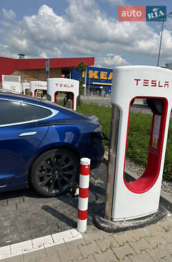 Лифтбек Tesla Model S 2020 в 