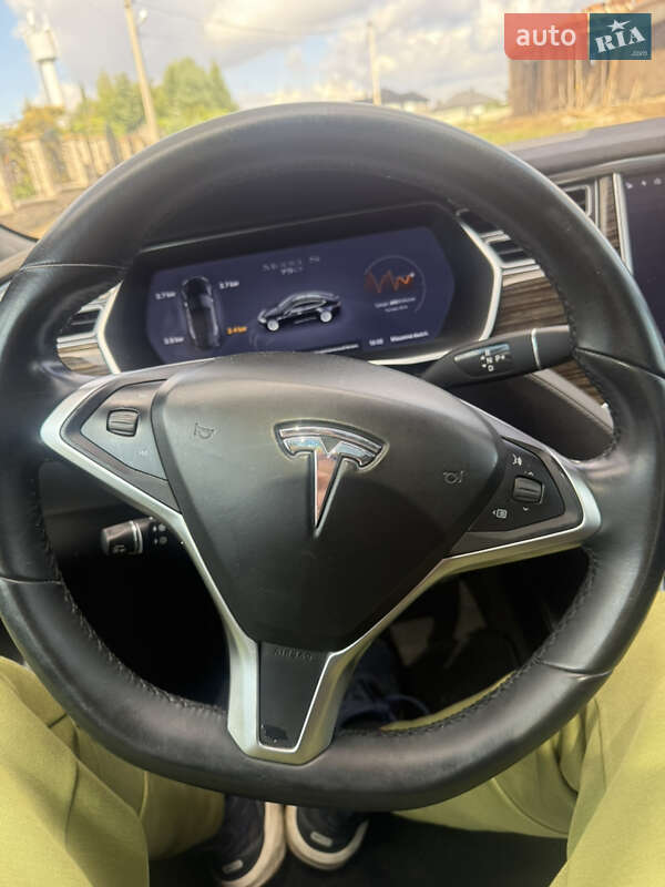 Ліфтбек Tesla Model S 2016 в Тернополі