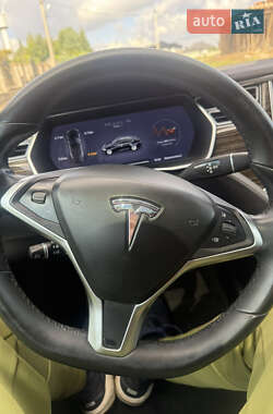 Лифтбек Tesla Model S 2016 в 