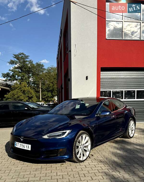 Лифтбек Tesla Model S 2017 в Ивано-Франковске