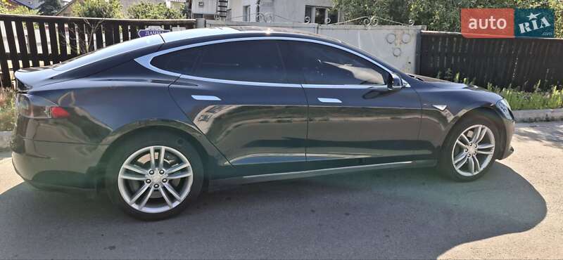 Лифтбек Tesla Model S 2013 в Киеве фото 4 Лифтбек Tesla Model S 2013 в Киеве
