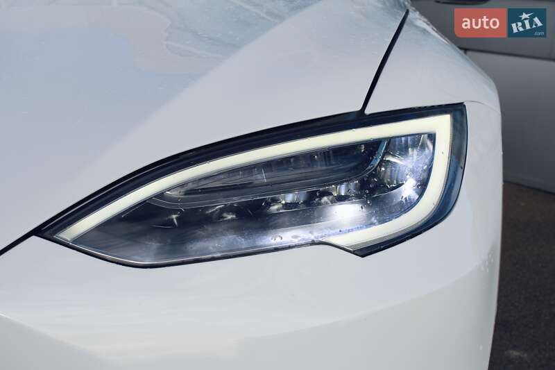 Лифтбек Tesla Model S 2019 в Киеве