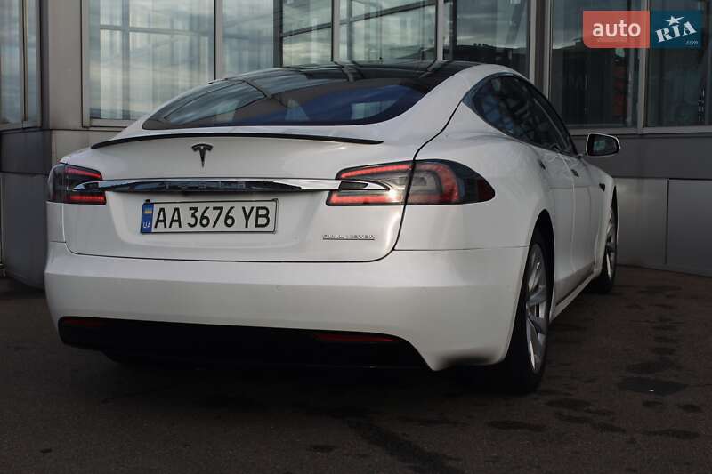 Лифтбек Tesla Model S 2019 в Киеве