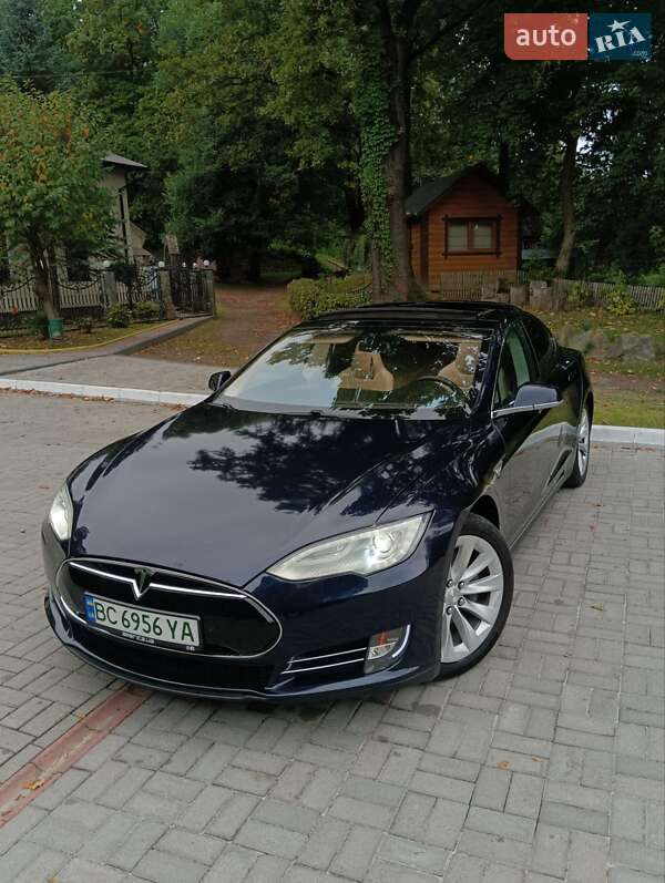 Лифтбек Tesla Model S 2013 в Дрогобыче