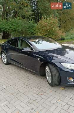 Лифтбек Tesla Model S 2013 в 