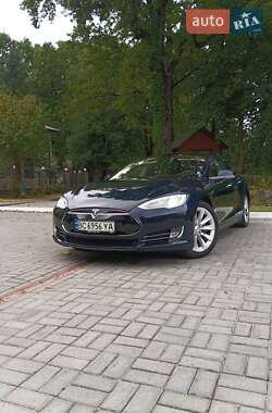 Лифтбек Tesla Model S 2013 в 