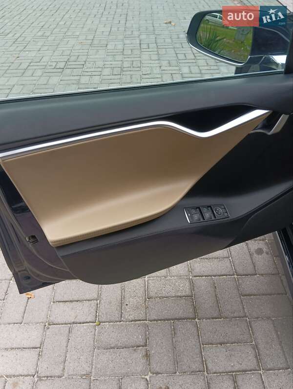 Лифтбек Tesla Model S 2013 в Дрогобыче