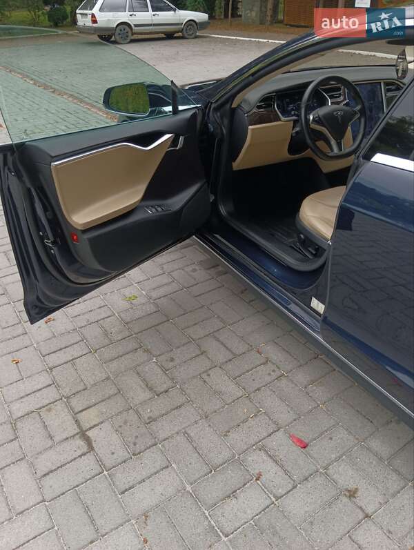 Лифтбек Tesla Model S 2013 в Дрогобыче