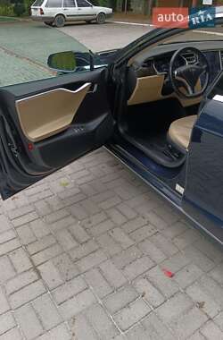 Лифтбек Tesla Model S 2013 в 