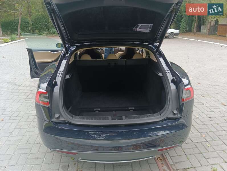 Лифтбек Tesla Model S 2013 в Дрогобыче