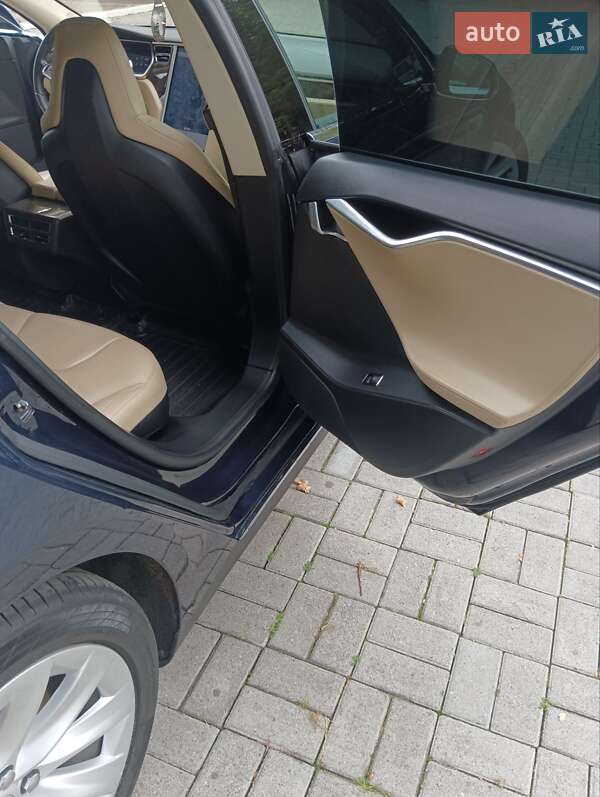 Лифтбек Tesla Model S 2013 в Дрогобыче