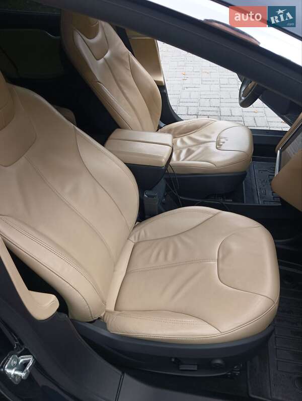 Лифтбек Tesla Model S 2013 в Дрогобыче