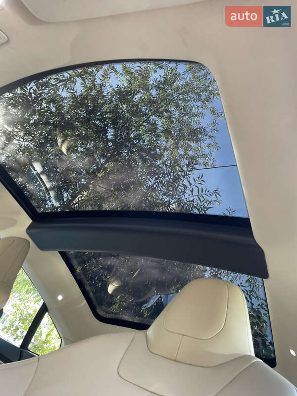 Лифтбек Tesla Model S 2014 в Киеве