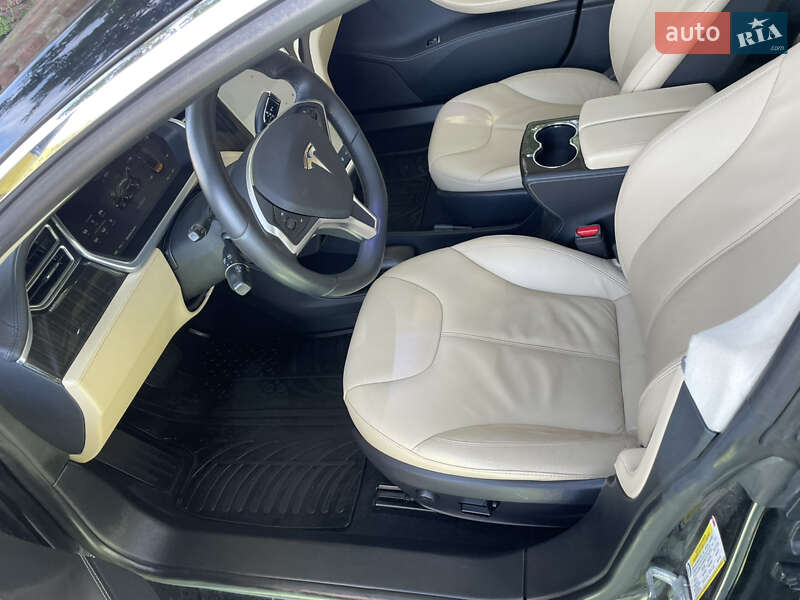 Лифтбек Tesla Model S 2014 в Киеве