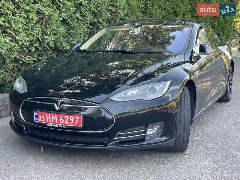 Лифтбек Tesla Model S 2014 в Киеве