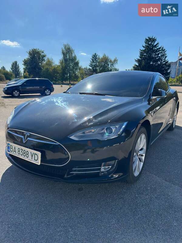 Ліфтбек Tesla Model S 2014 в Кропивницькому