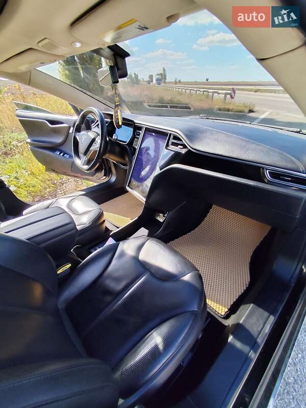 Ліфтбек Tesla Model S 2014 в Кропивницькому