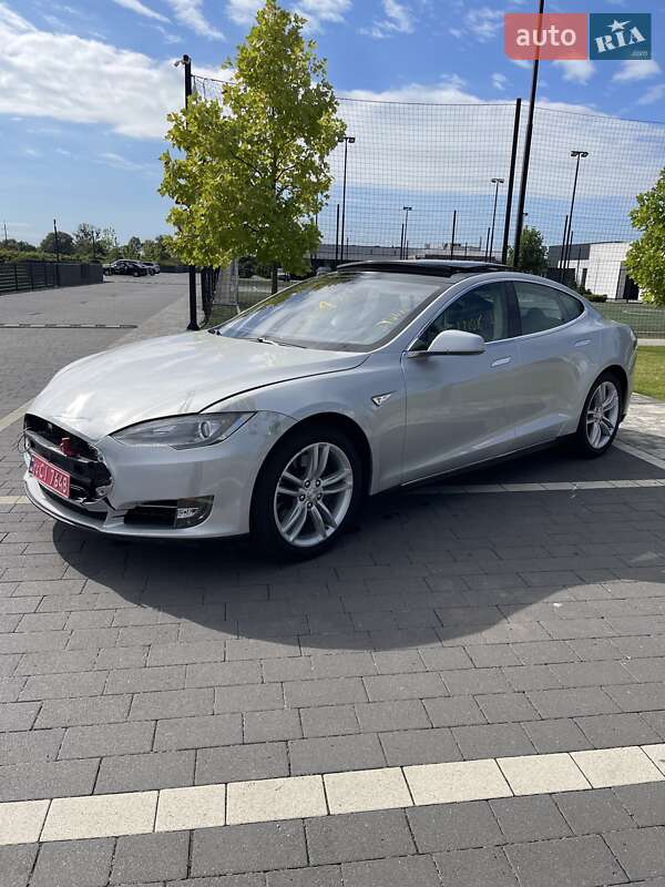 Ліфтбек Tesla Model S 2014 в Мукачевому