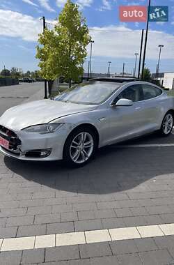 Лифтбек Tesla Model S 2014 в 