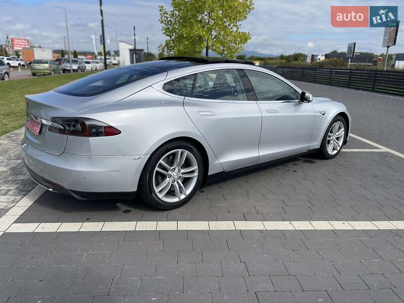 Ліфтбек Tesla Model S 2014 в Мукачевому