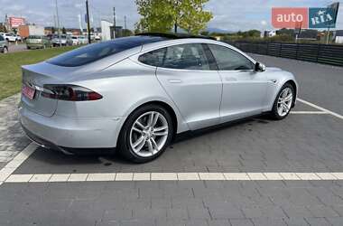 Лифтбек Tesla Model S 2014 в 