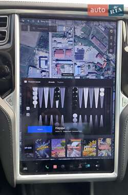 Лифтбек Tesla Model S 2014 в 