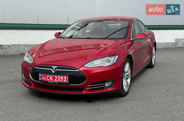 Лифтбек Tesla Model S 2015 в Виннице