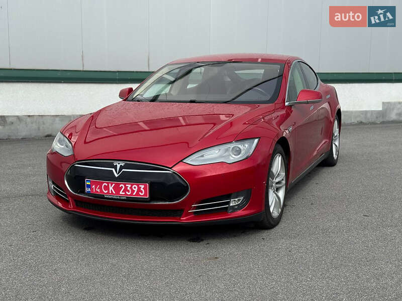 Tesla Model S 2015