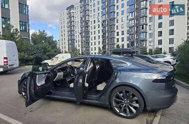 Ліфтбек Tesla Model S 2014 в 