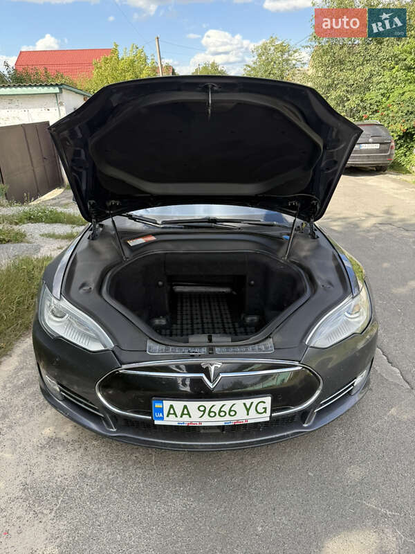 Ліфтбек Tesla Model S 2014 в Василькові