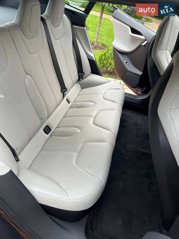 Лифтбек Tesla Model S 2016 в Хмельнике фото 7 Лифтбек Tesla Model S 2016 в Хмельнике