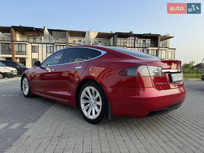 Лифтбек Tesla Model S 2016 в Ровно
