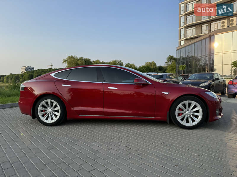 Лифтбек Tesla Model S 2016 в Ровно