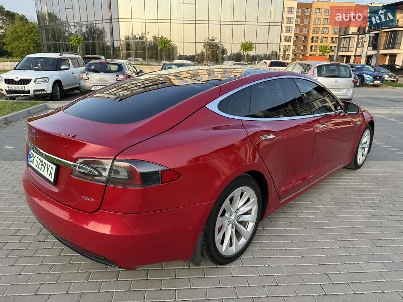 Лифтбек Tesla Model S 2016 в Ровно