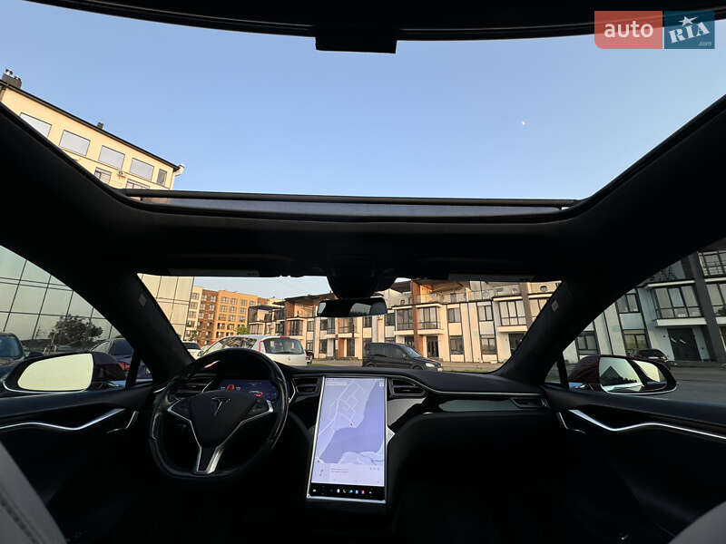 Лифтбек Tesla Model S 2016 в Ровно