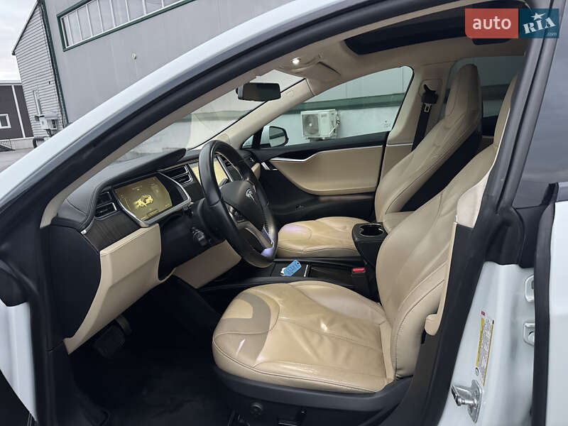 Лифтбек Tesla Model S 2014 в Виннице