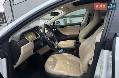 Лифтбек Tesla Model S 2014 в 