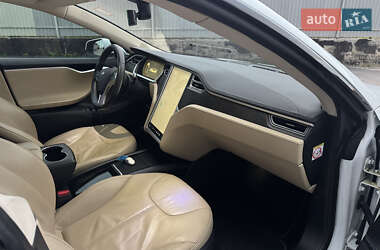 Лифтбек Tesla Model S 2014 в 
