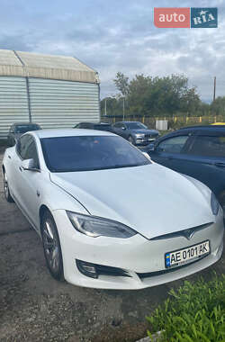 Лифтбек Tesla Model S 2016 в Ужгороде