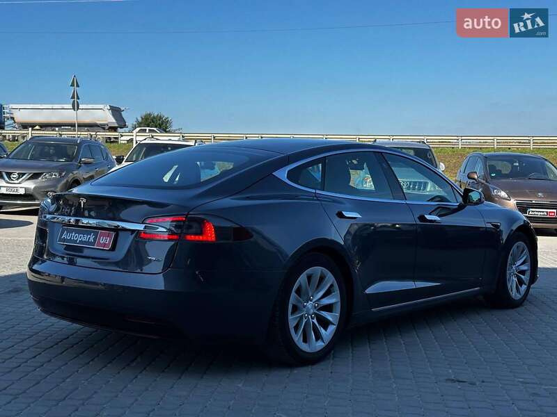 Ліфтбек Tesla Model S 2018 в Львові