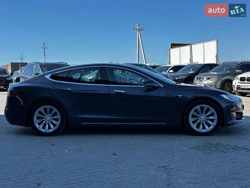 Ліфтбек Tesla Model S 2018 в Львові