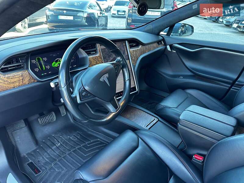 Ліфтбек Tesla Model S 2018 в Львові