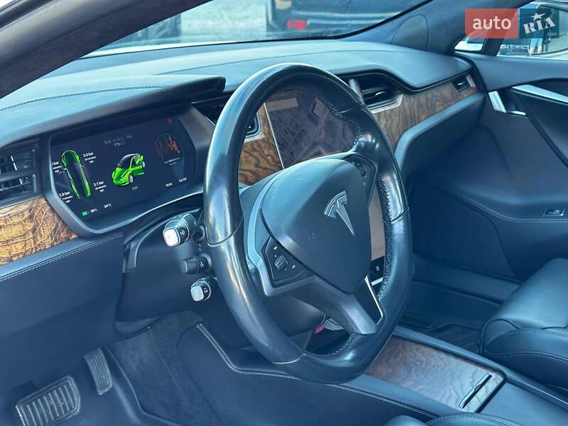 Ліфтбек Tesla Model S 2018 в Львові