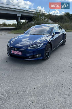 Ліфтбек Tesla Model S 2020 в 