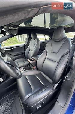 Ліфтбек Tesla Model S 2020 в 