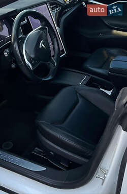 Лифтбек Tesla Model S 2016 в 
