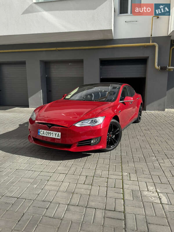 Ліфтбек Tesla Model S 2014 в Черкасах