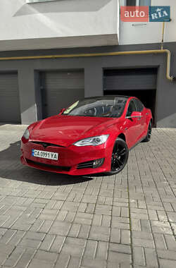 Лифтбек Tesla Model S 2014 в 