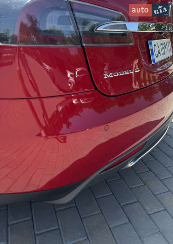 Ліфтбек Tesla Model S 2014 в Черкасах